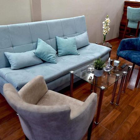 Apartman Royal Gornji Milanovac Esterno foto