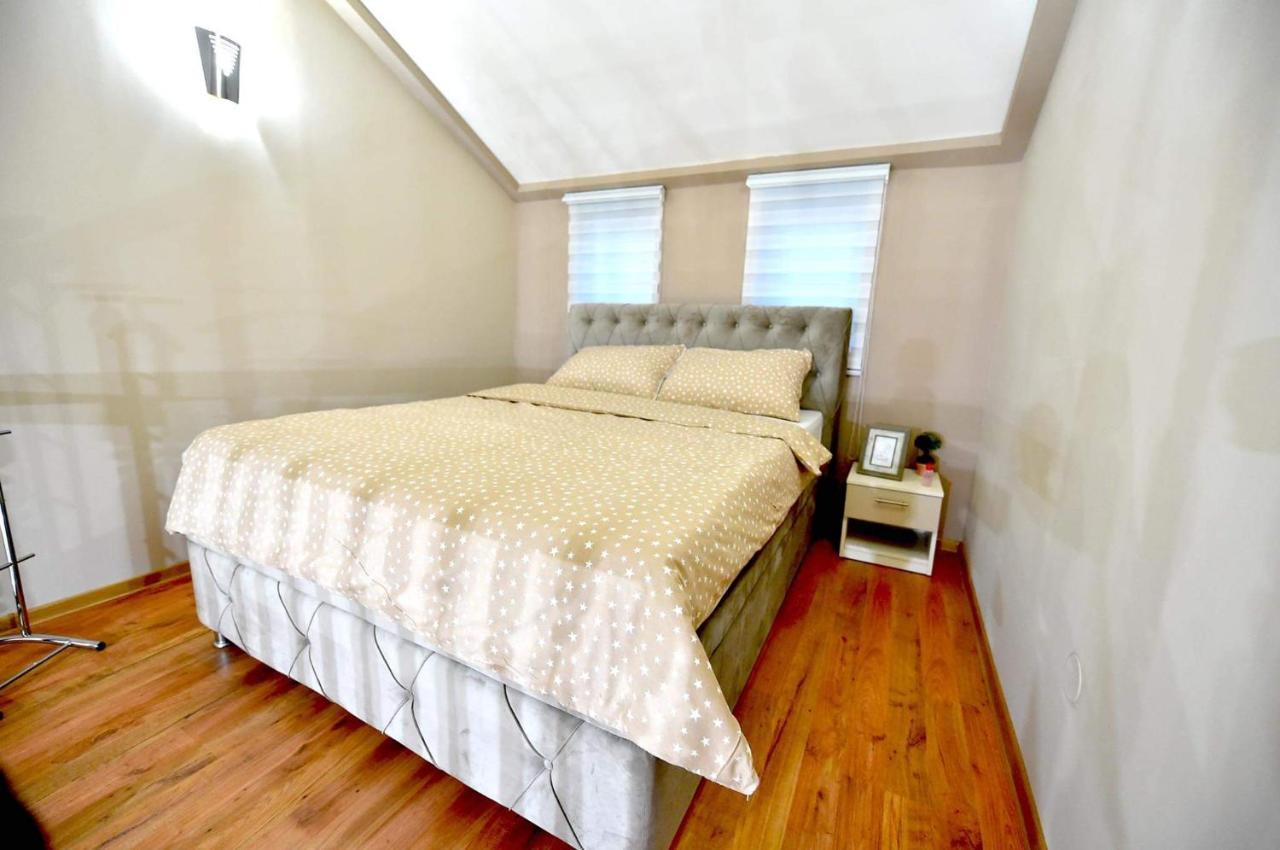 Apartman Royal Gornji Milanovac Esterno foto